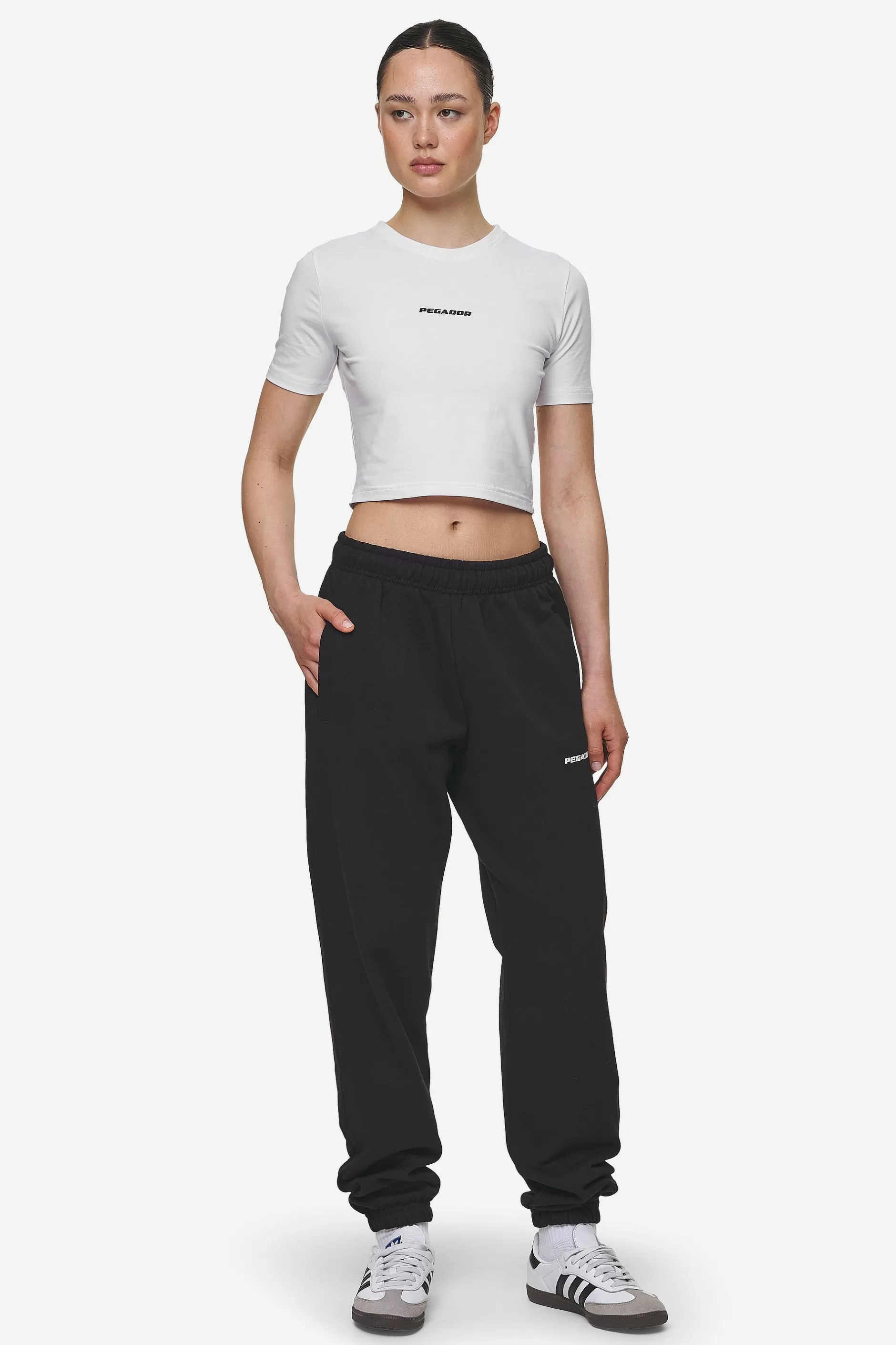 Ines Cropped Baby Tee -Pegador Hot